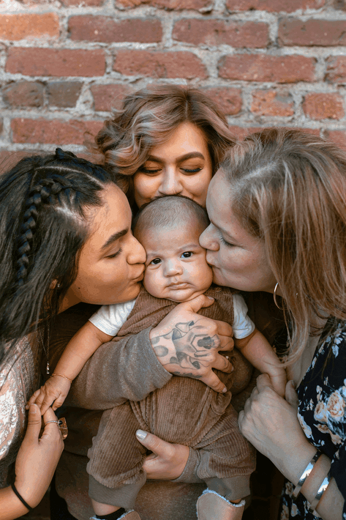 kissing baby - wsportraits